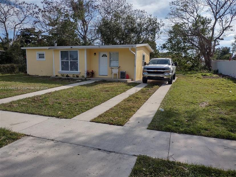 Picture of 142 SE Castana Ct, Port St. Lucie FL 34983