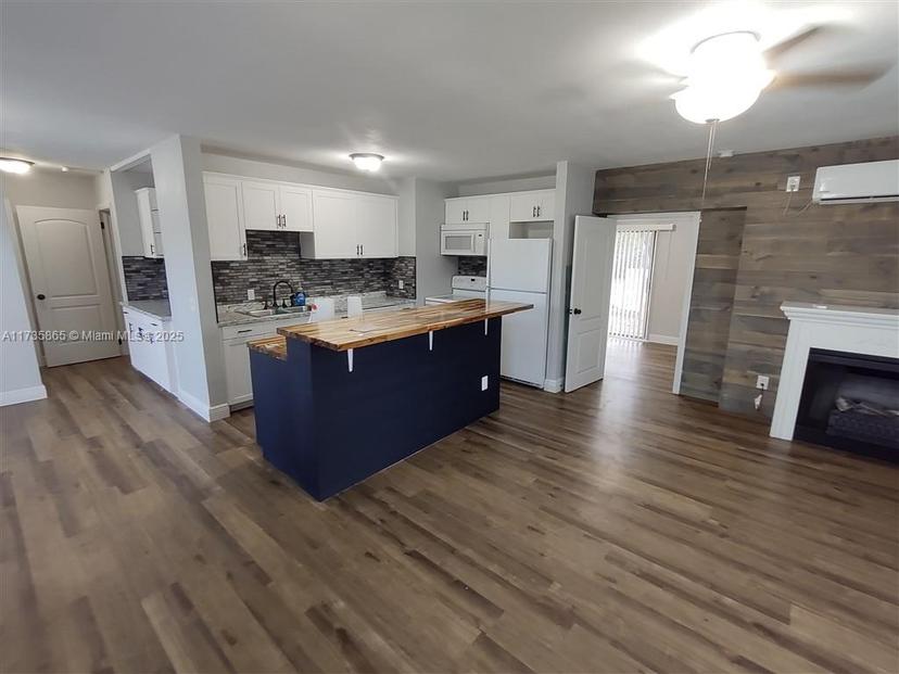 Picture of 142 SE Castana Ct, Port St. Lucie FL 34983