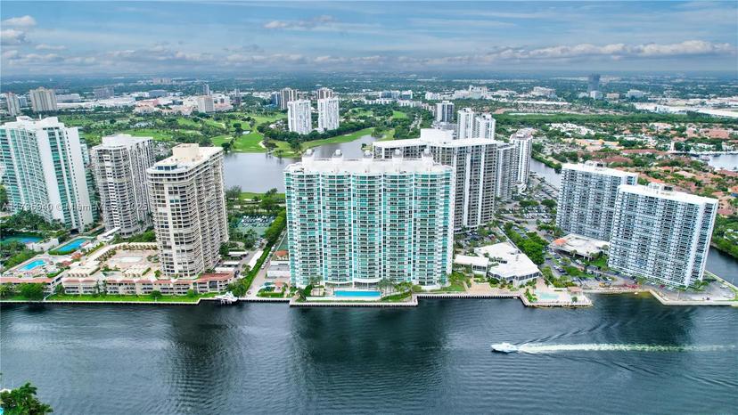 Picture of 20281 E Country Club Dr # 407, Aventura FL 33180