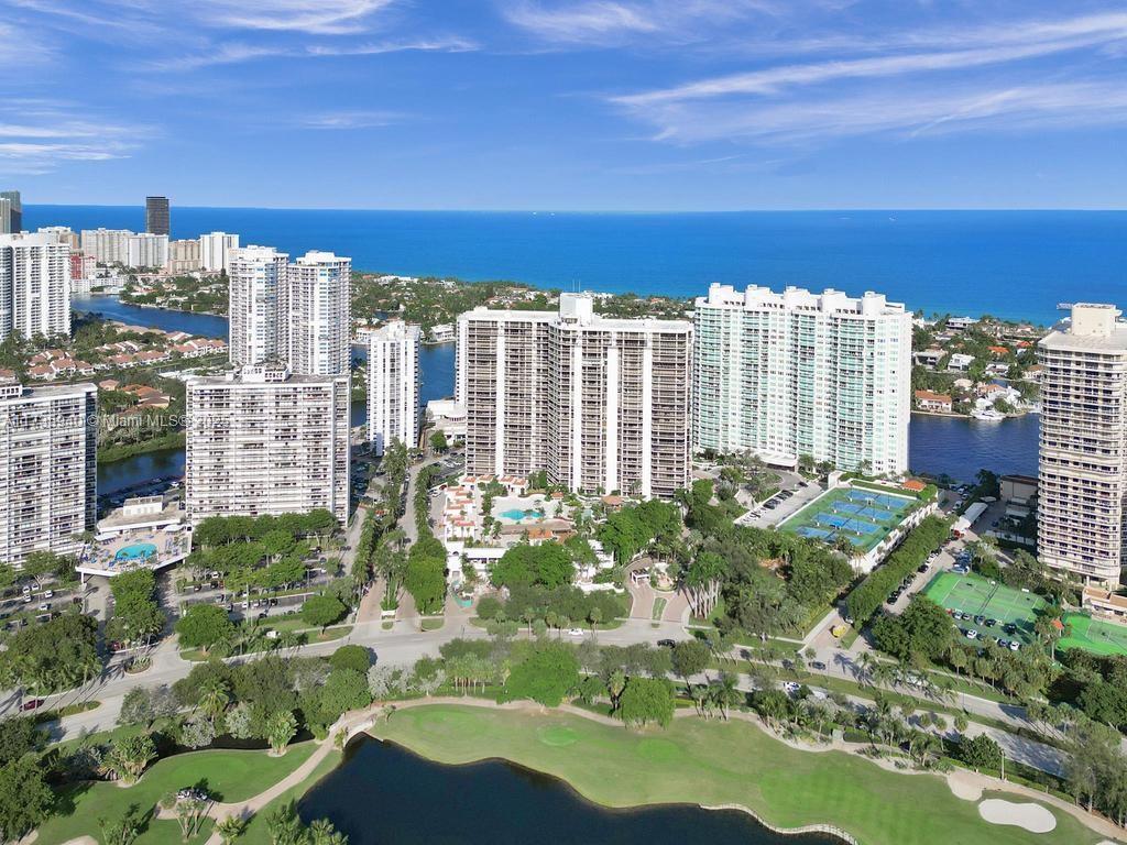 Picture of 20281 E Country Club Dr # 407, Aventura, FL 33180