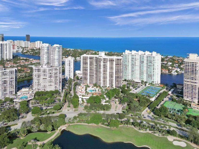 Picture of 20281 E Country Club Dr # 407, Aventura FL 33180