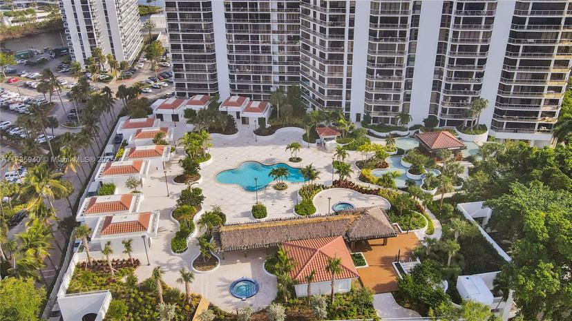 Picture of 20281 E Country Club Dr # 407, Aventura FL 33180
