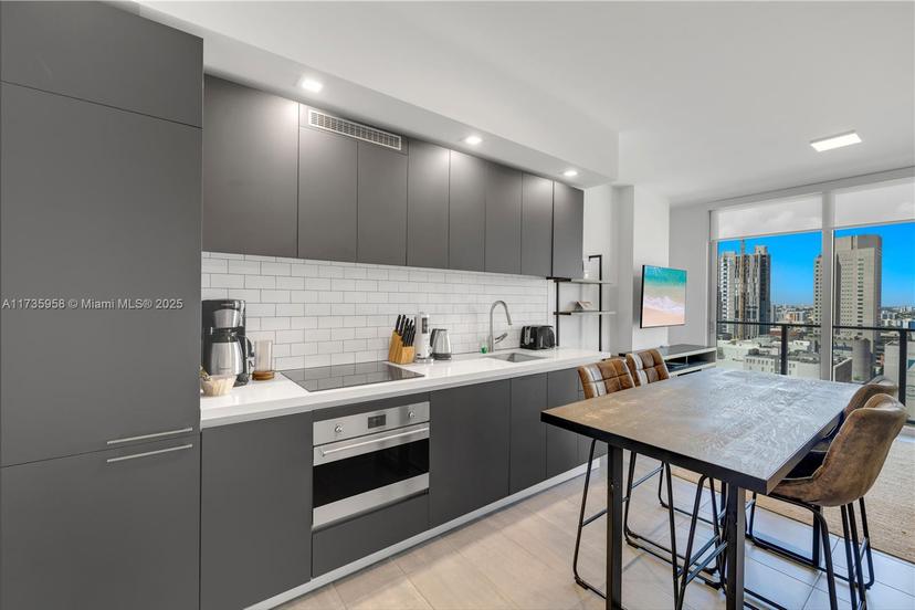 Picture of 227 NE 2Nd St # 2305, Miami FL 33132