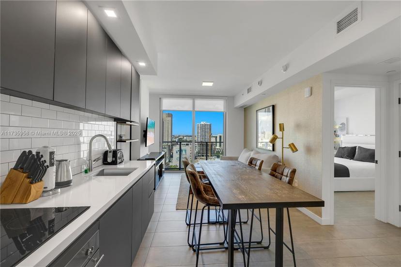 Picture of 227 NE 2Nd St # 2305, Miami FL 33132
