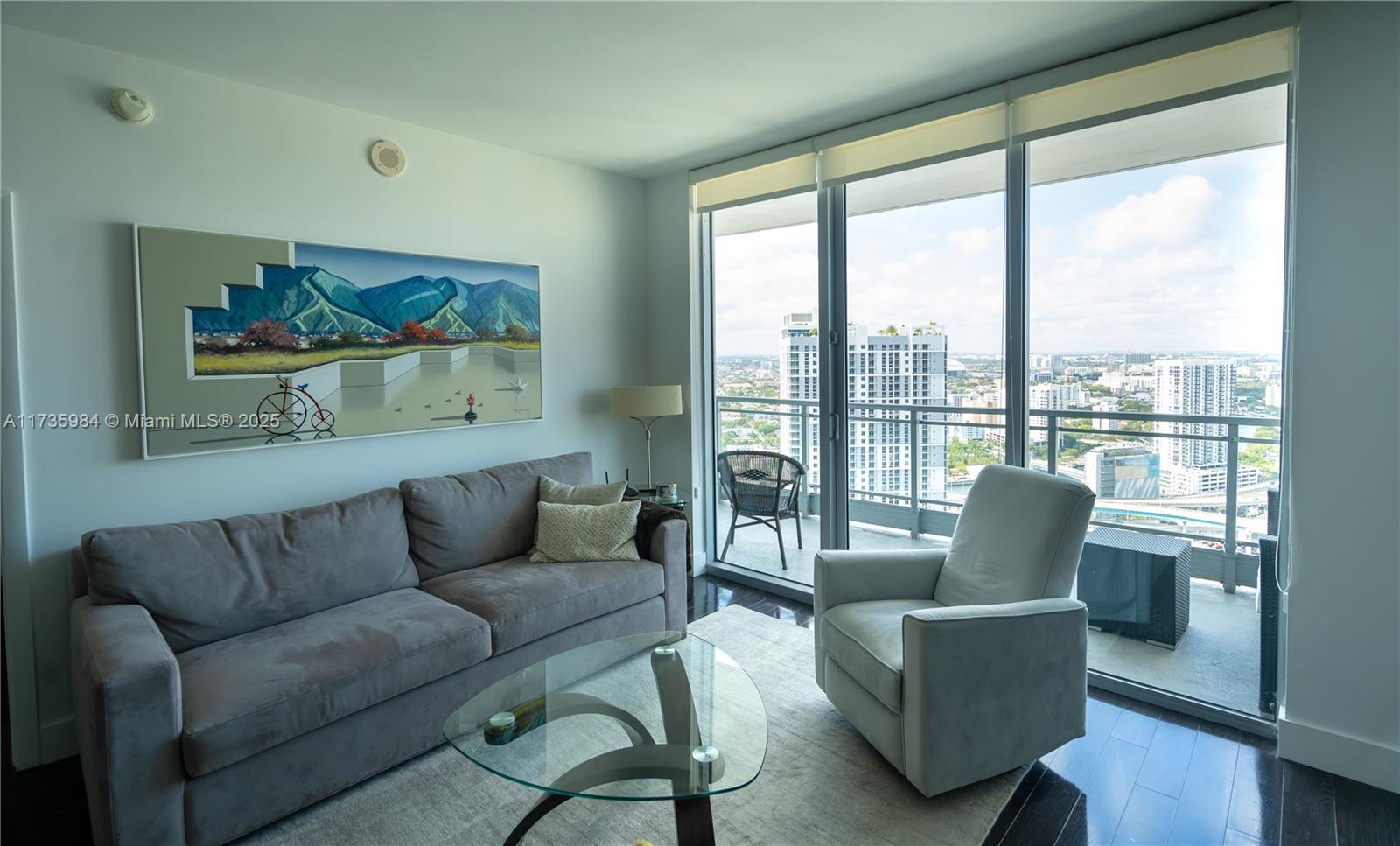 Picture of 90 SW 3Rd St # 3707, Miami, FL 33130