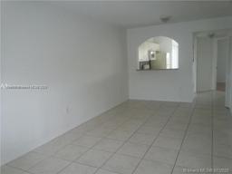 Picture of 940 NE 33Rd Ter # 102, Homestead, FL 33033