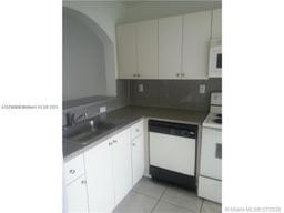 Picture of 940 NE 33Rd Ter # 102, Homestead, FL 33033