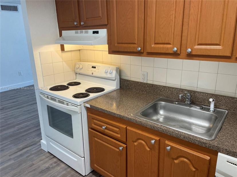 Picture of 1251 NE 108Th St # 807, Miami FL 33161