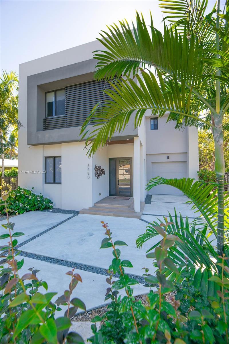 Picture of 3480 Oak Ave, Coconut Grove, FL 33133