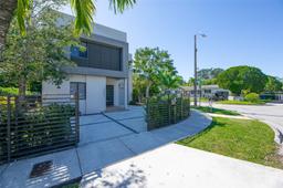 Picture of 3480 Oak Ave, Coconut Grove, FL 33133