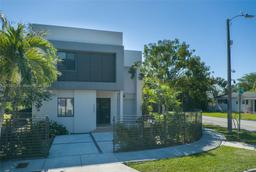 Picture of 3480 Oak Ave, Coconut Grove, FL 33133