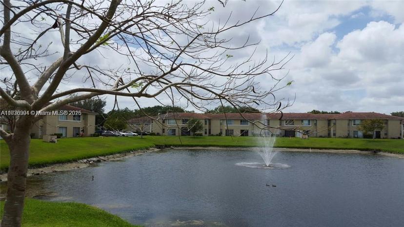 Picture of 895 Twin Lakes Dr # F, Coral Springs FL 33071