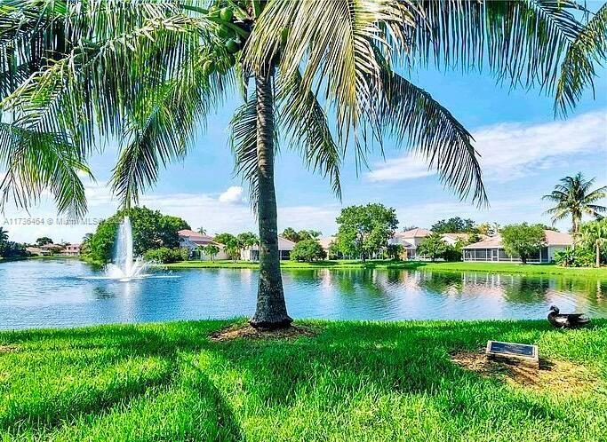 Picture of 38 Gables Blvd, Weston FL 33326