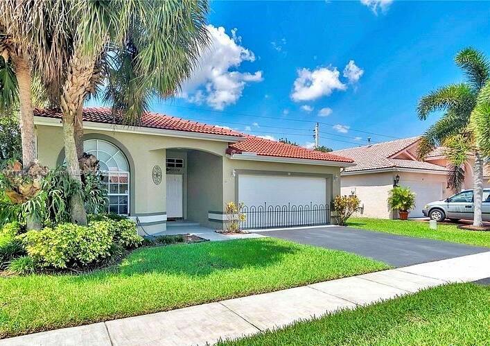 Picture of 38 Gables Blvd, Weston FL 33326