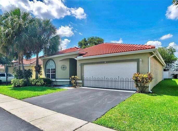 Picture of 38 Gables Blvd, Weston FL 33326