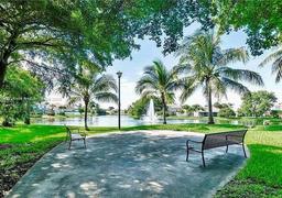 Picture of 38 Gables Blvd, Weston, FL 33326