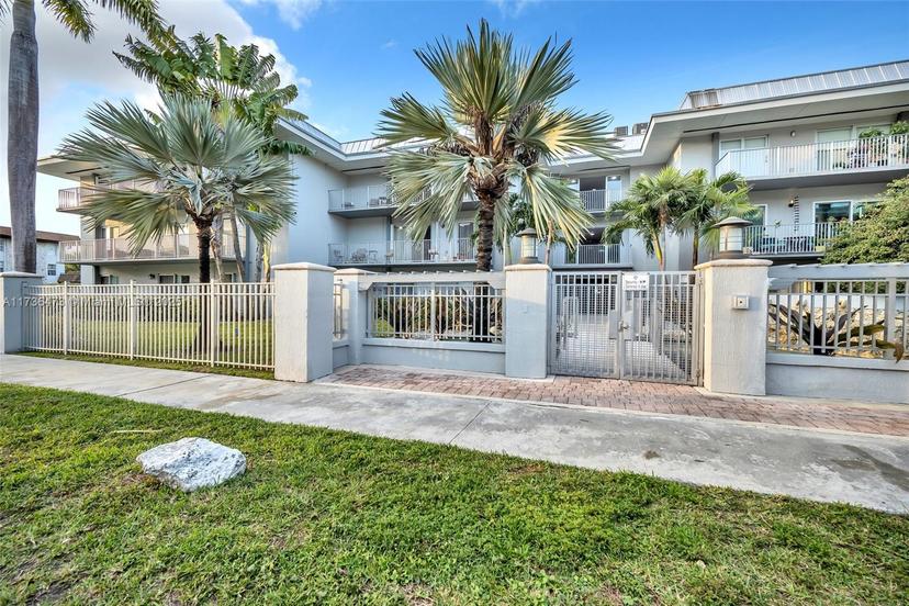 Picture of 7403 SW 82Nd St # 113N, Miami FL 33143