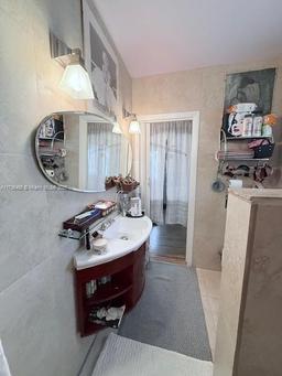 Picture of 1643 Nethia Dr, Miami, FL 33133