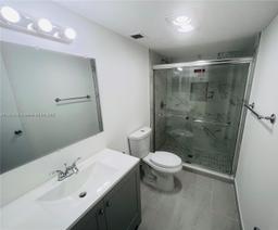 Picture of 919 Hillcrest Dr # 509, Hollywood, FL 33021