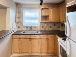 Picture of 221 Meridian Ave # 304, Miami Beach, FL 33139