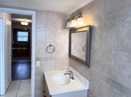 Picture of 221 Meridian Ave # 304, Miami Beach, FL 33139