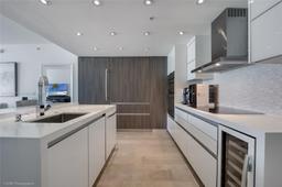 Picture of 1900 N Bayshore Dr # 2004, Miami, FL 33132
