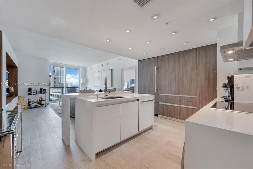 Picture of 1900 N Bayshore Dr # 2004, Miami FL 33132