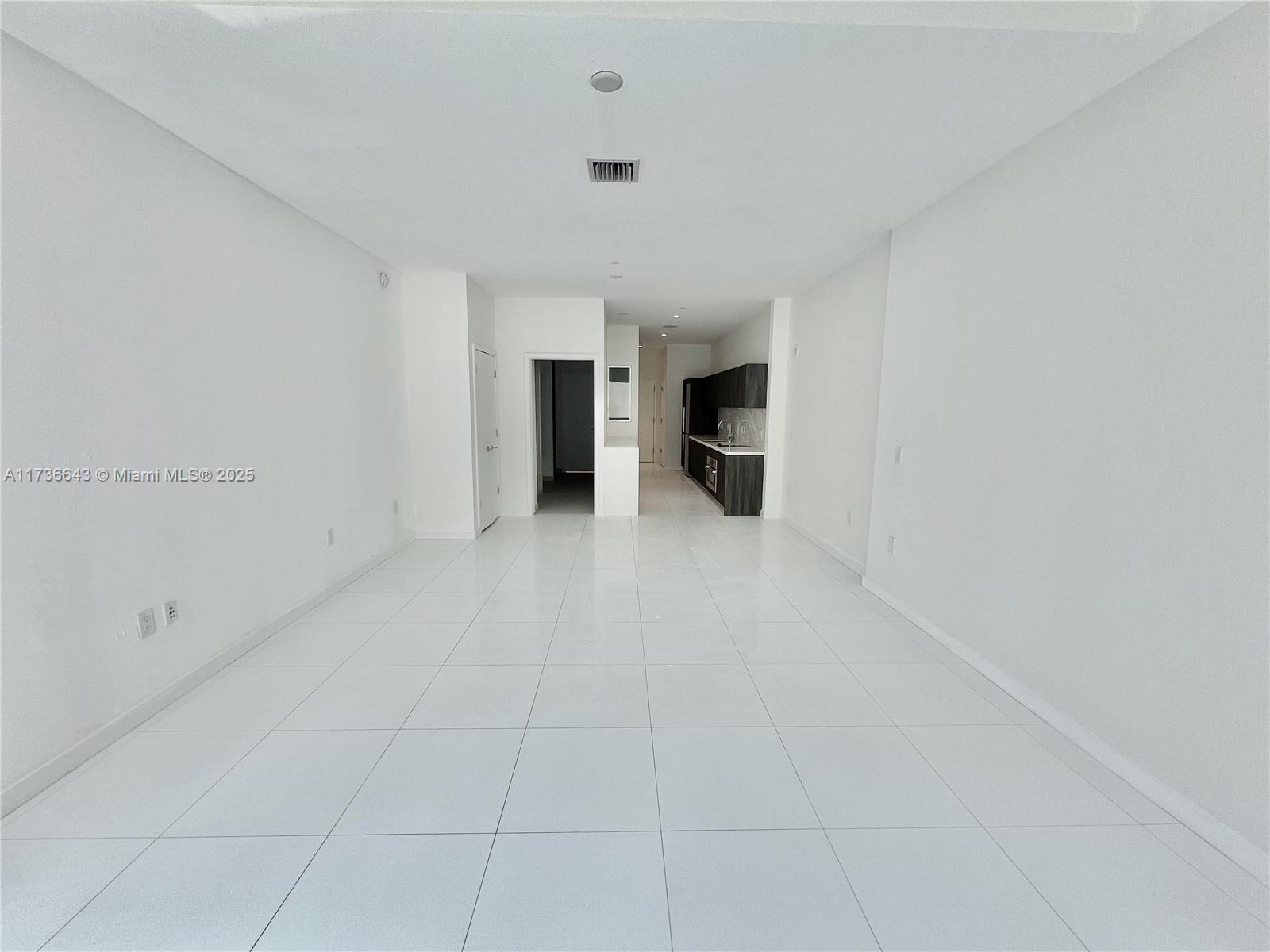 Picture of 851 NE 1St Ave # 505, Miami, FL 33132
