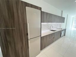 Picture of 851 NE 1St Ave # 505, Miami, FL 33132