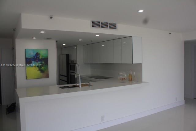 Picture of 7601 E Treasure Dr # 2305, North Bay Village FL 33141