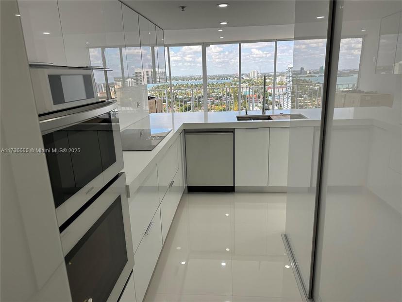 Picture of 7601 E Treasure Dr # 2305, North Bay Village FL 33141