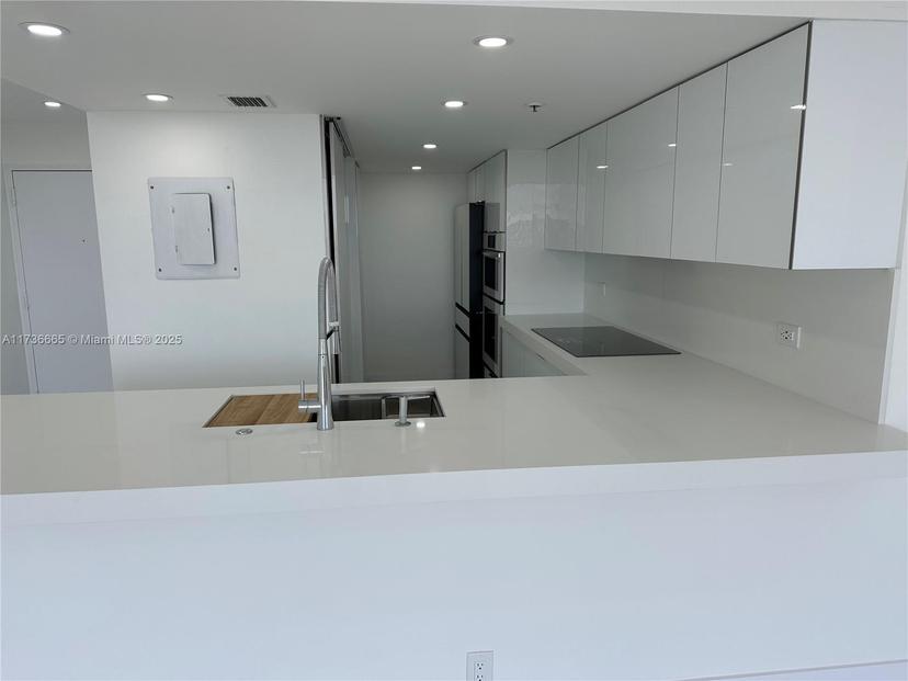 Picture of 7601 E Treasure Dr # 2305, North Bay Village FL 33141