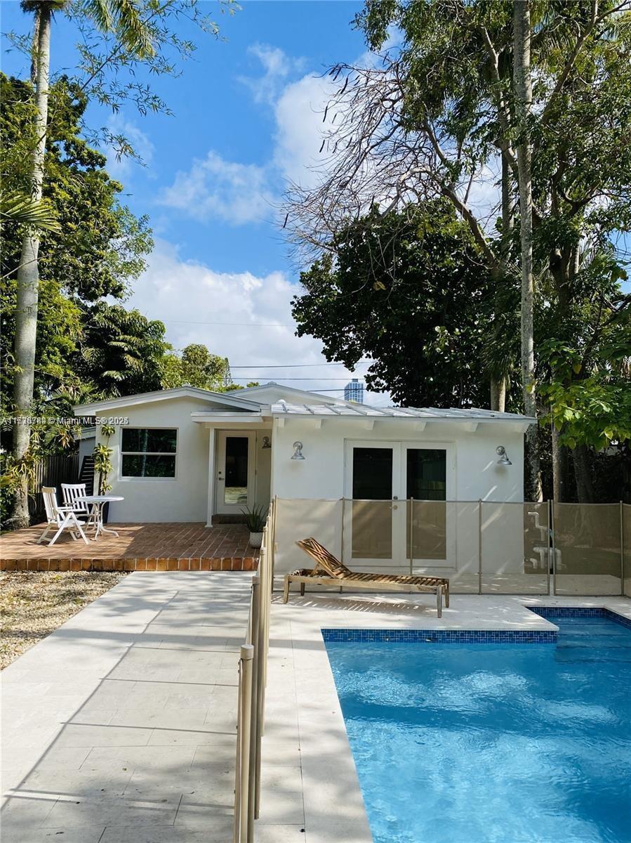 Picture of 3841 Kumquat Ave, Miami, FL 33133