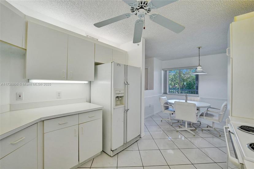 Picture of 2541 N Nob Hill Rd # 202, Sunrise FL 33322