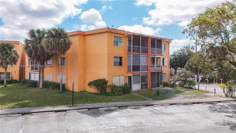 Picture of 4304 NW 9Th Ave # 3C, Deerfield Beach FL 33064