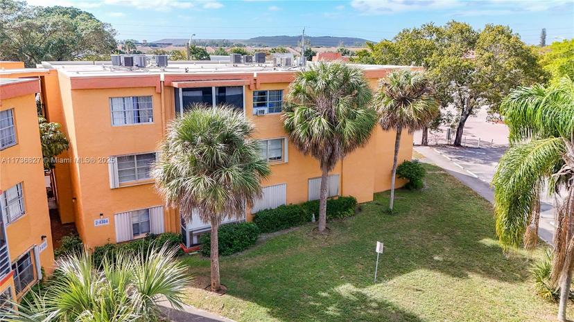 Picture of 4304 NW 9Th Ave # 3C, Deerfield Beach FL 33064