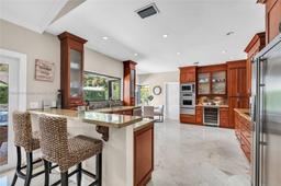 Picture of 15522 NW 82Nd Pl, Miami Lakes, FL 33016