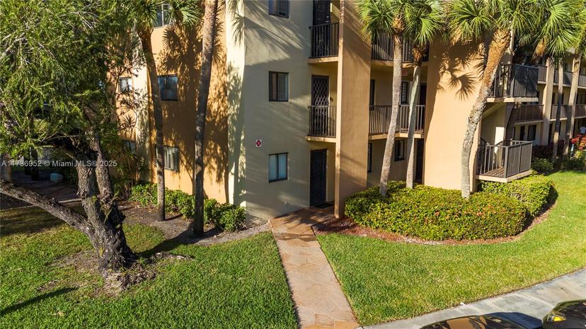 Picture of 7322 Ashmont Cir # 101, Tamarac FL 33321
