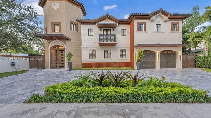 Picture of 7813 NW 165Th St, Miami Lakes FL 33016