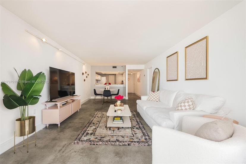Picture of 555 NE 15Th St # 20G, Miami FL 33132