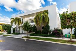 Picture of 10220 NW 74Th Ter, Doral, FL 33178