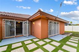 Picture of 3431 SW 156Th Ct, Miami, FL 33185
