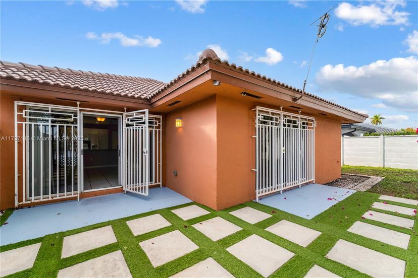 Picture of 3431 SW 156Th Ct, Miami FL 33185