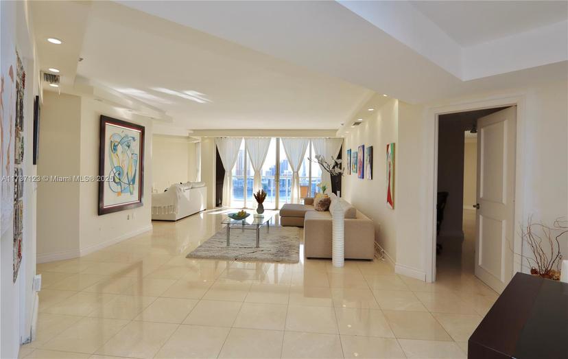 Picture of 4000 Island Blvd # 2402, Aventura FL 33160