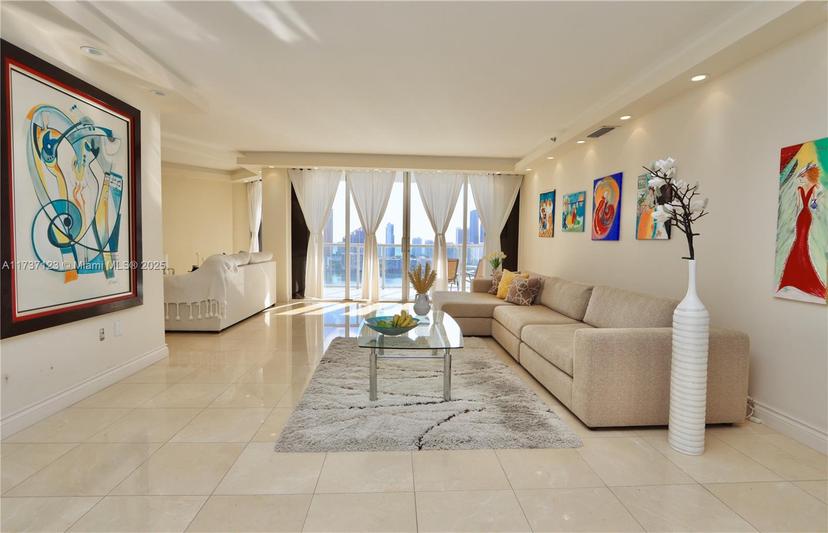 Picture of 4000 Island Blvd # 2402, Aventura FL 33160