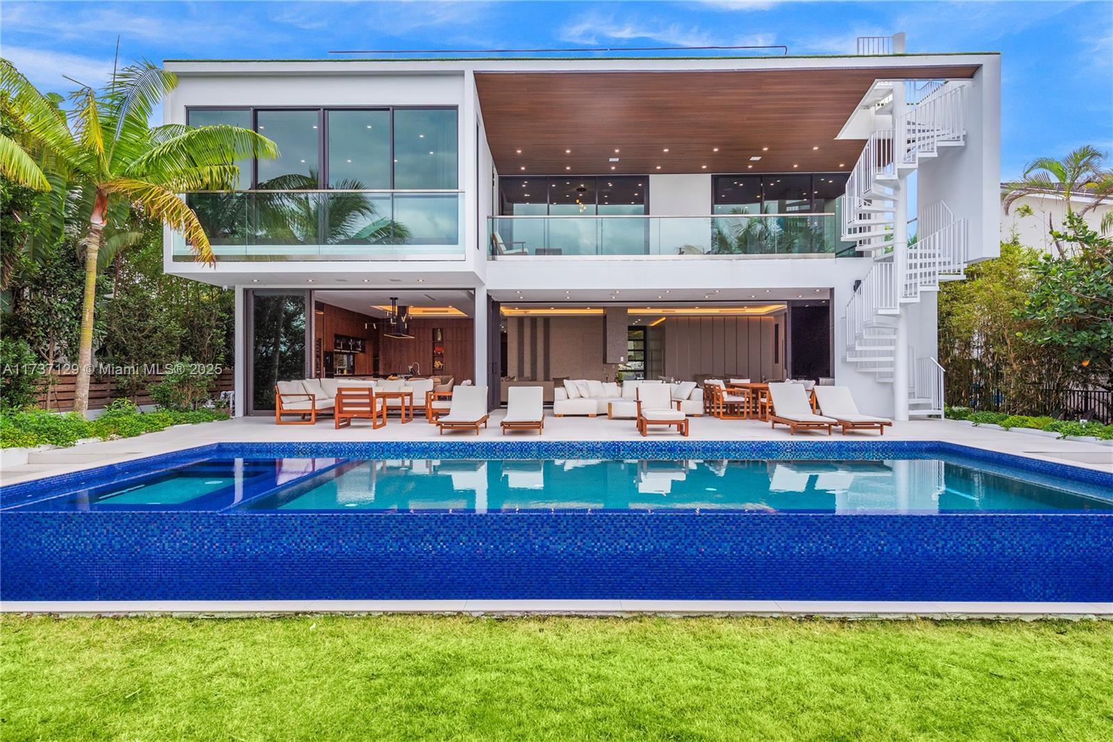 Picture of 1785 Cleveland Rd, Miami Beach, FL 33141
