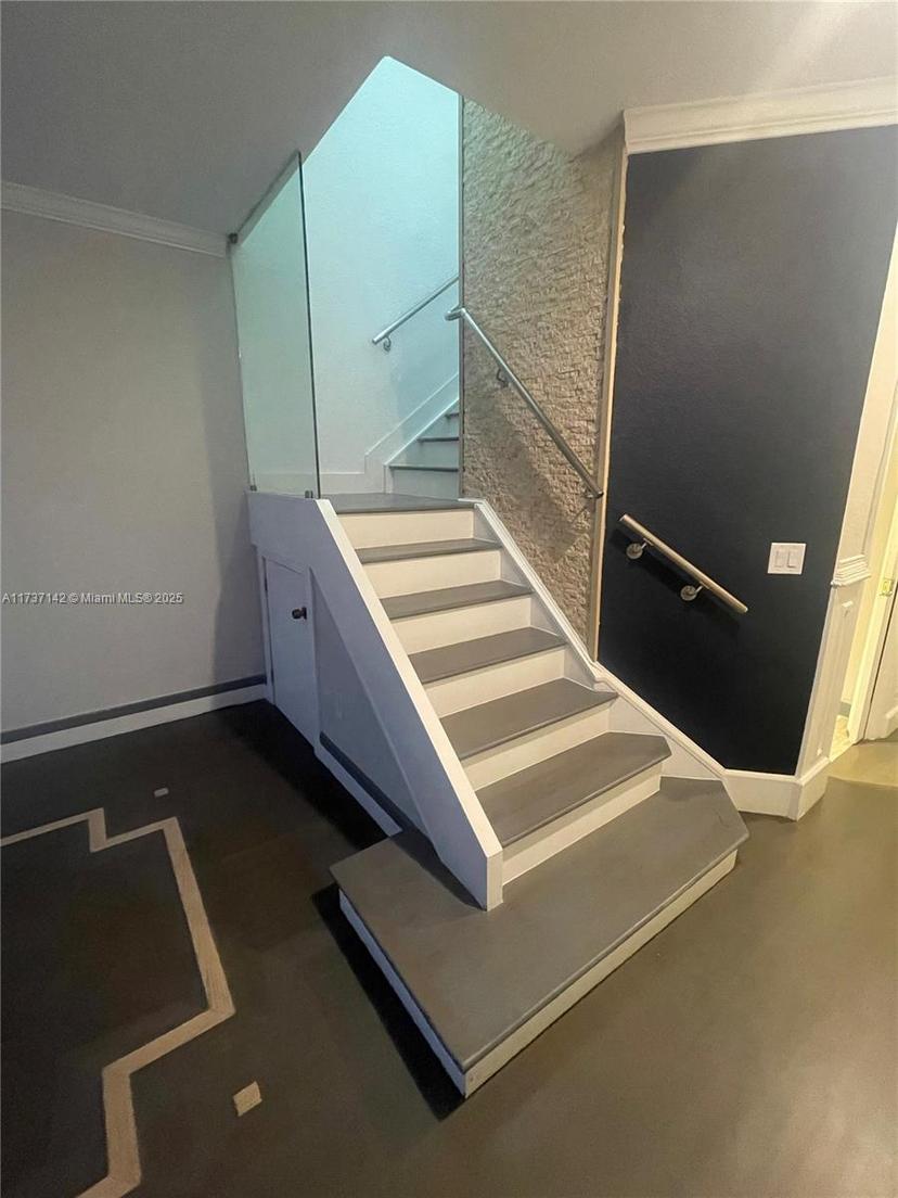 Picture of 17650 NW 73Rd Ave # 18, Hialeah FL 33015