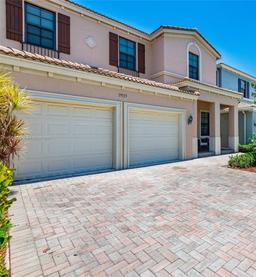 Picture of 19115 NE 8Th Ct, Miami, FL 33179