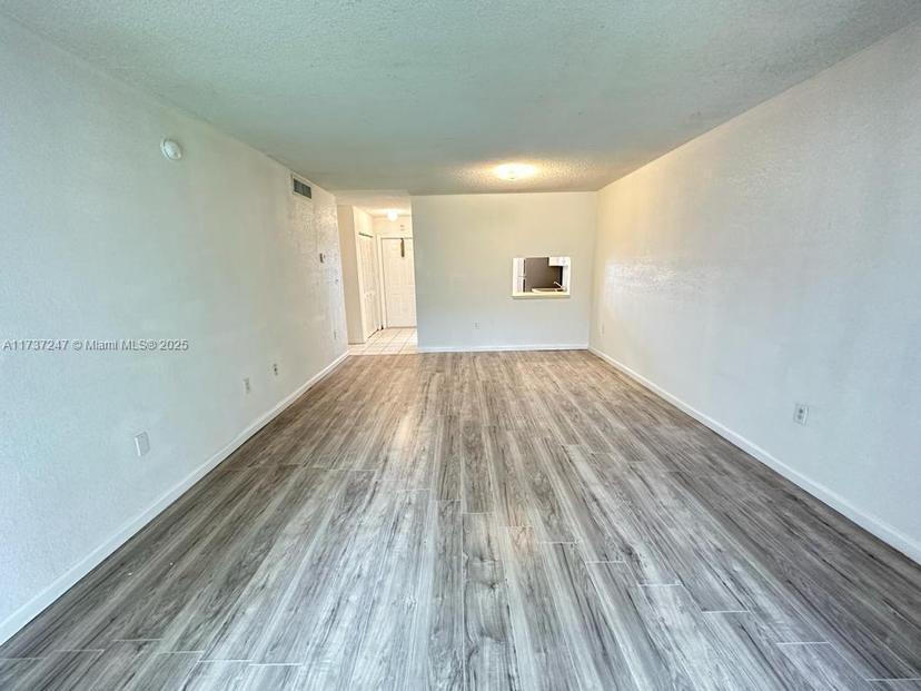 Picture of 505 NW 177Th St # 111, Miami Gardens FL 33169