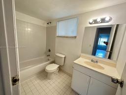 Picture of 505 NW 177Th St # 111, Miami Gardens, FL 33169